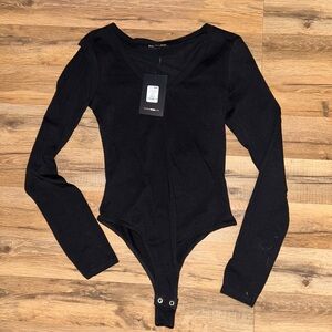 Black v neck bodysuit S